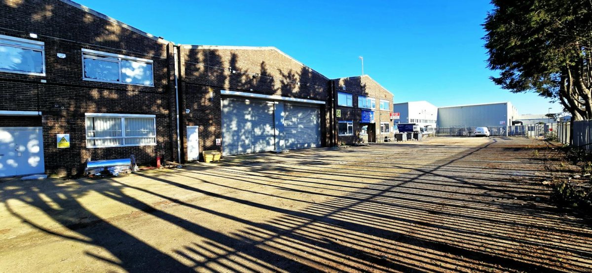 Industrial Unit in Lancing - photo 2