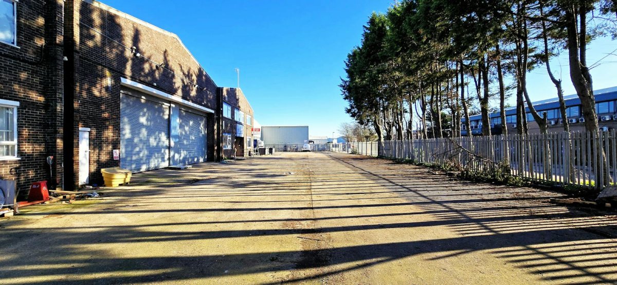 Industrial Unit in Lancing - photo 3