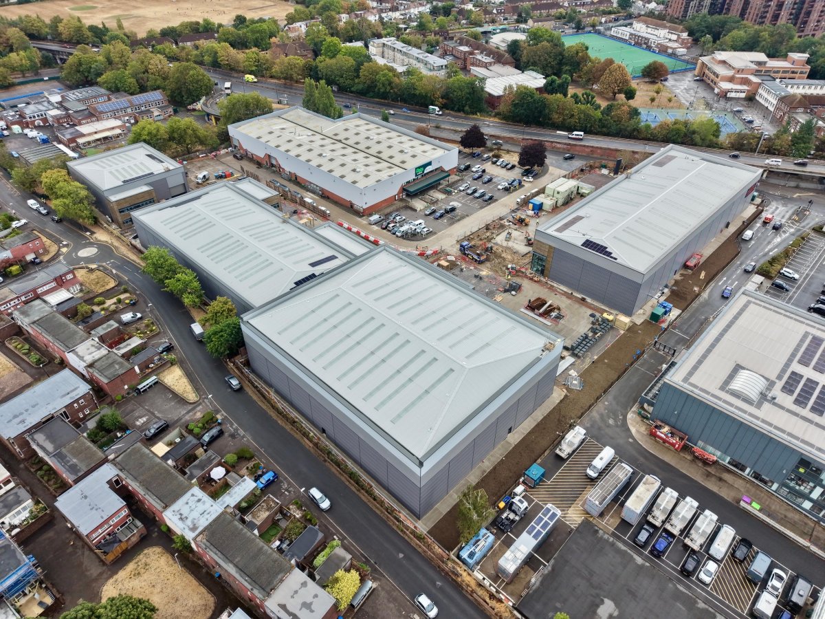 Industrial Unit in Raynes Park - photo 2