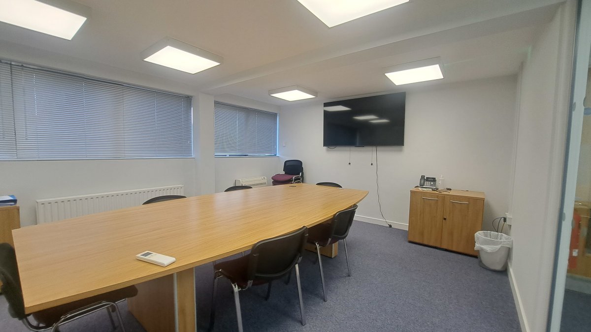 Industrial Unit in Elms Farm Industrial Estate - photo 3