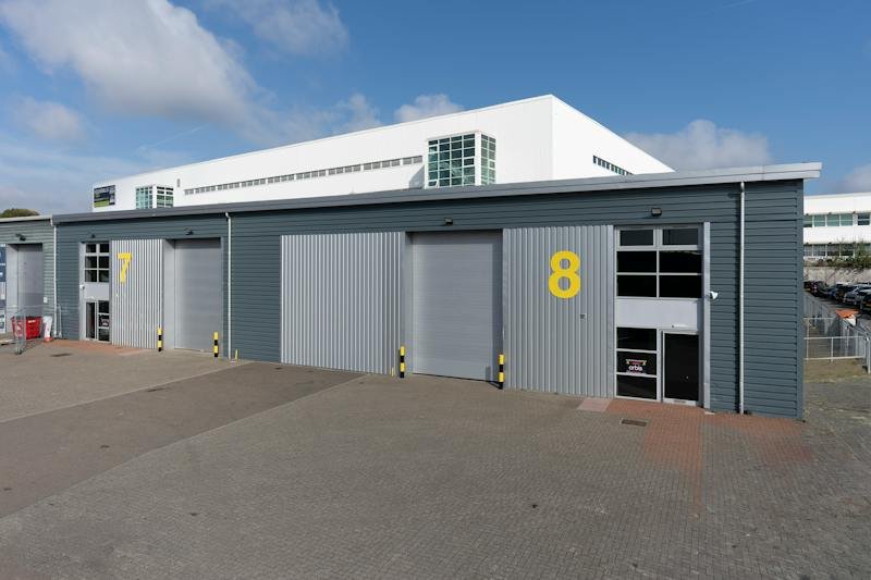 Industrial Unit in Basingstoke - photo 2