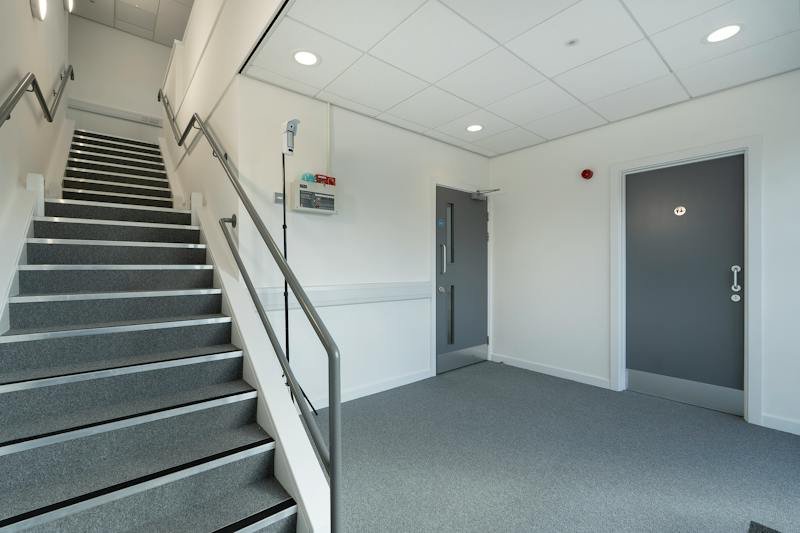 Industrial Unit in Basingstoke - photo 4