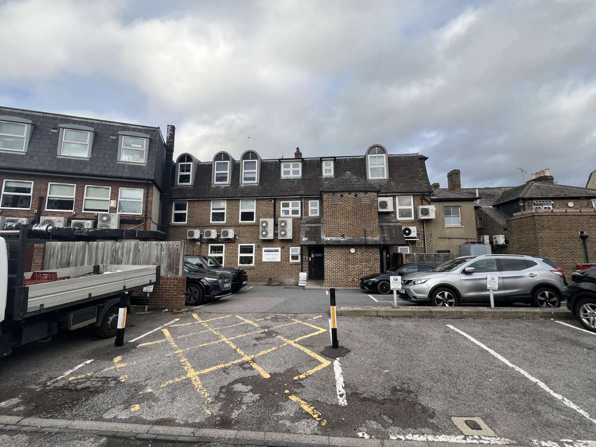 Investment in Weybridge - photo 3