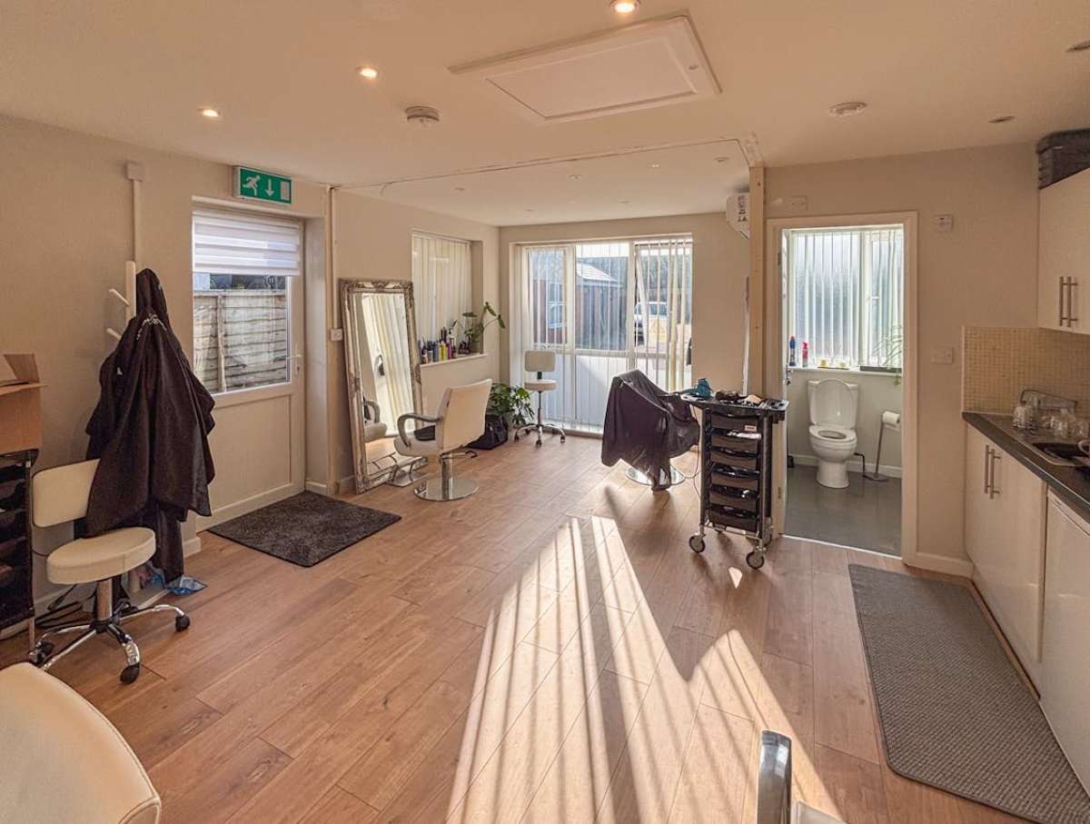 Investment in New Milton - photo 2