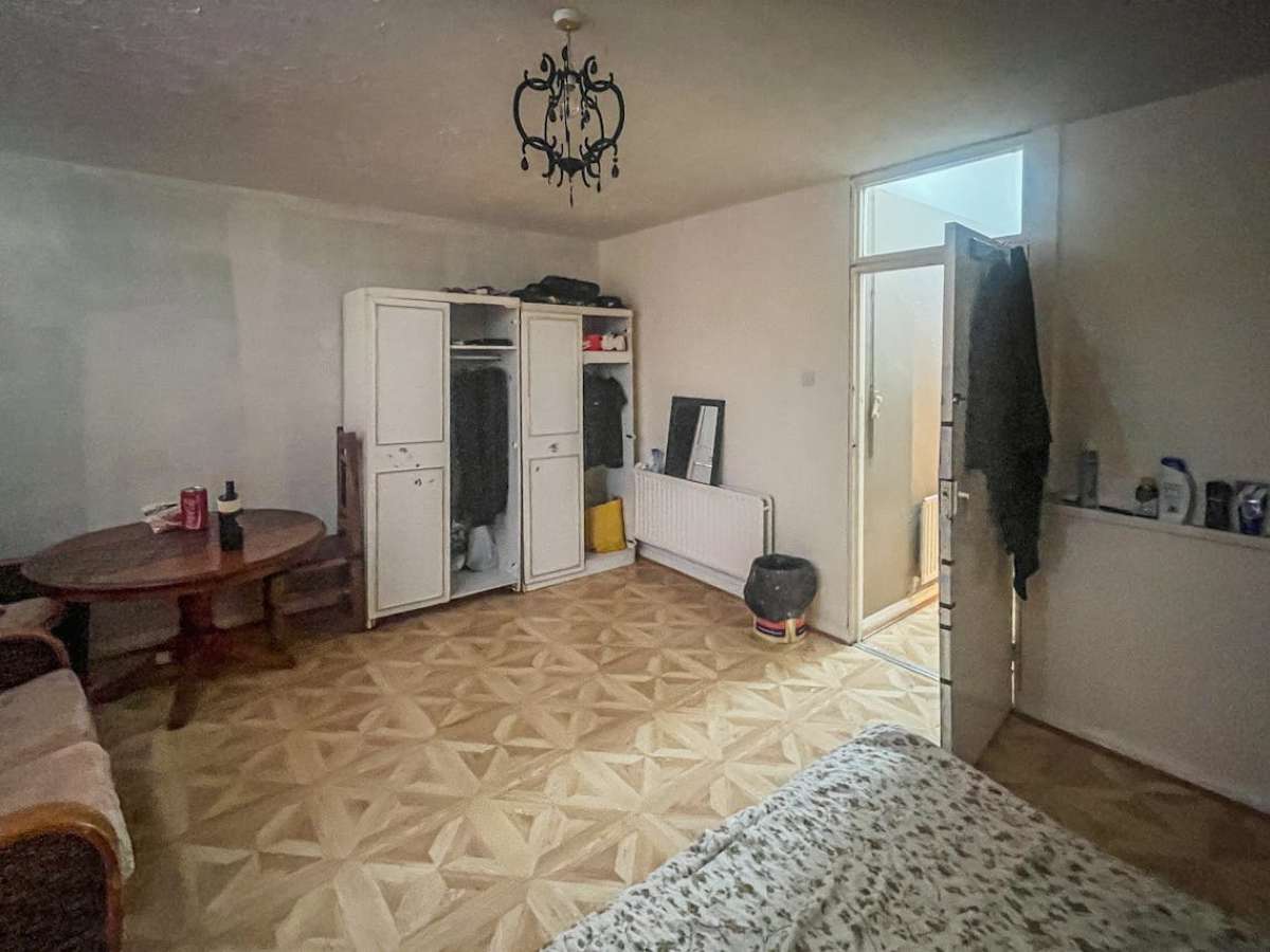 Investment in Bournemouth - photo 3