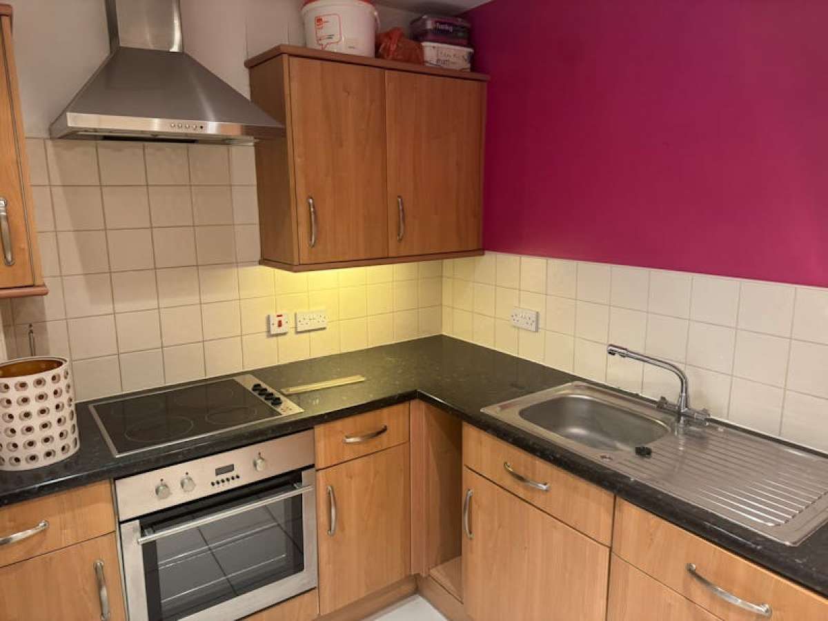 Investment in Woking - photo 3