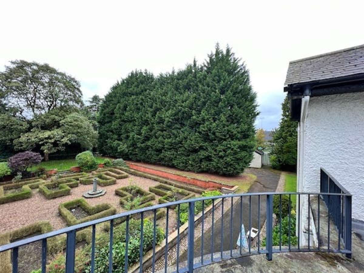 Land in Altrincham - photo 4