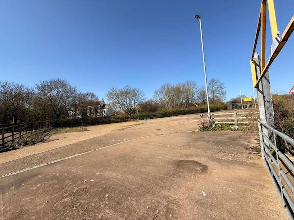 Land in Northampton - photo 3