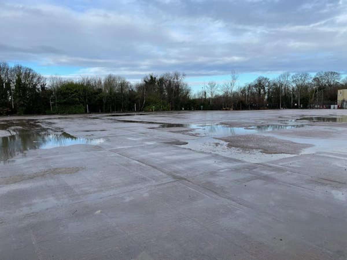 Large and secure yard. Predominantly hard standing. in Wolverhampton - photo 4