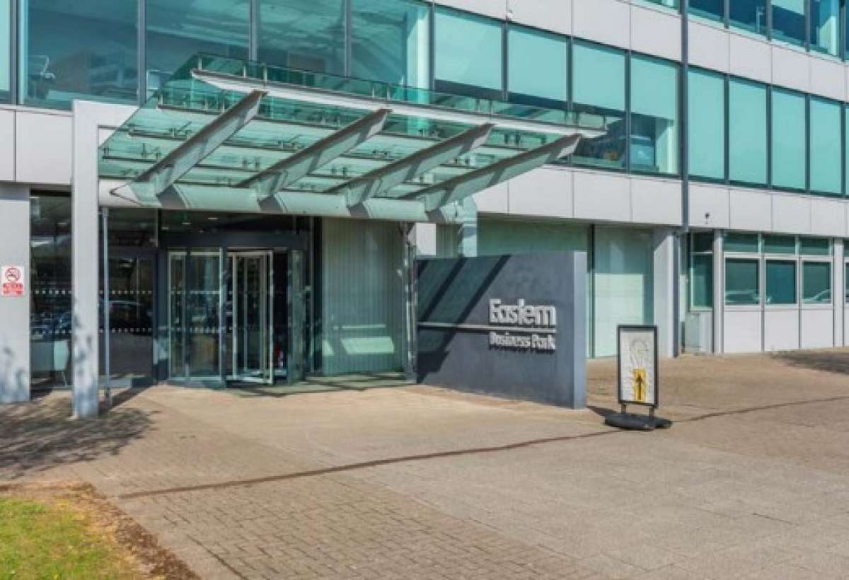 Office in Cardiff - photo 2