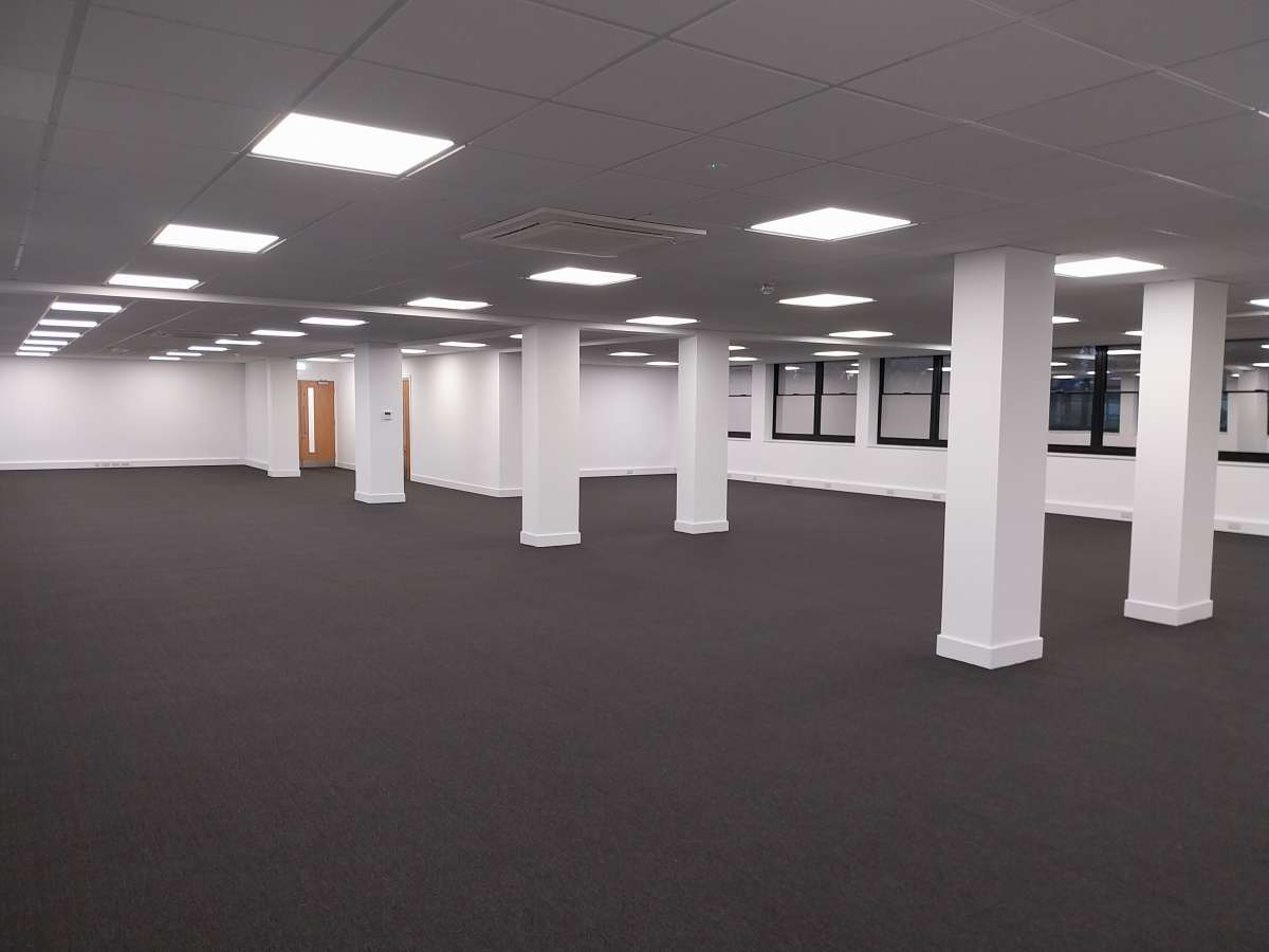 Office in East-Grinstead - photo 2