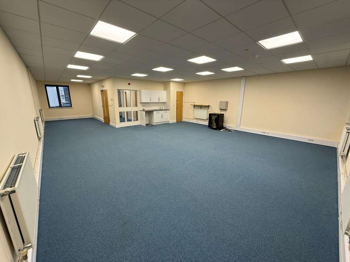 Office in Leicester - photo 3