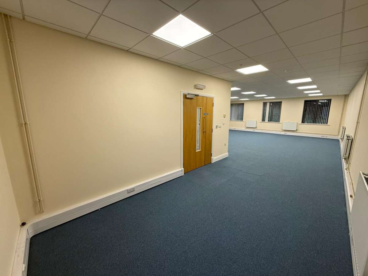 Office in Leicester - photo 4