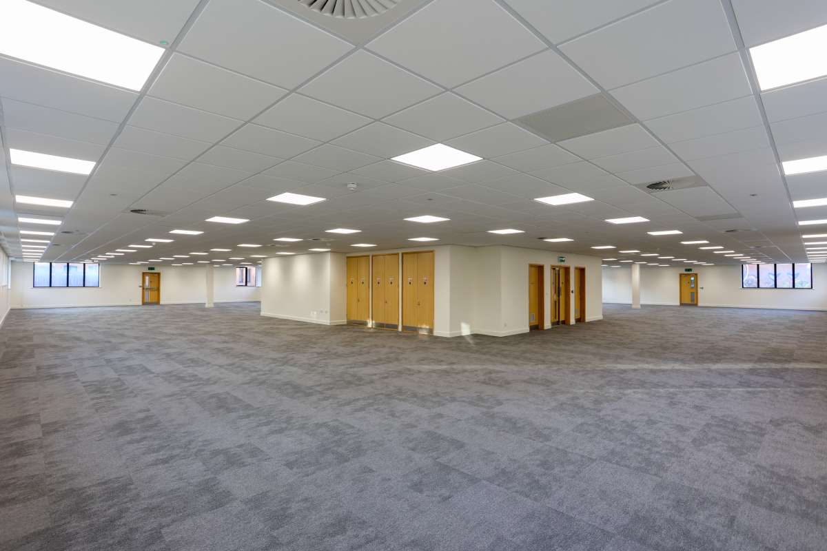 Office in Wolverhampton - photo 4