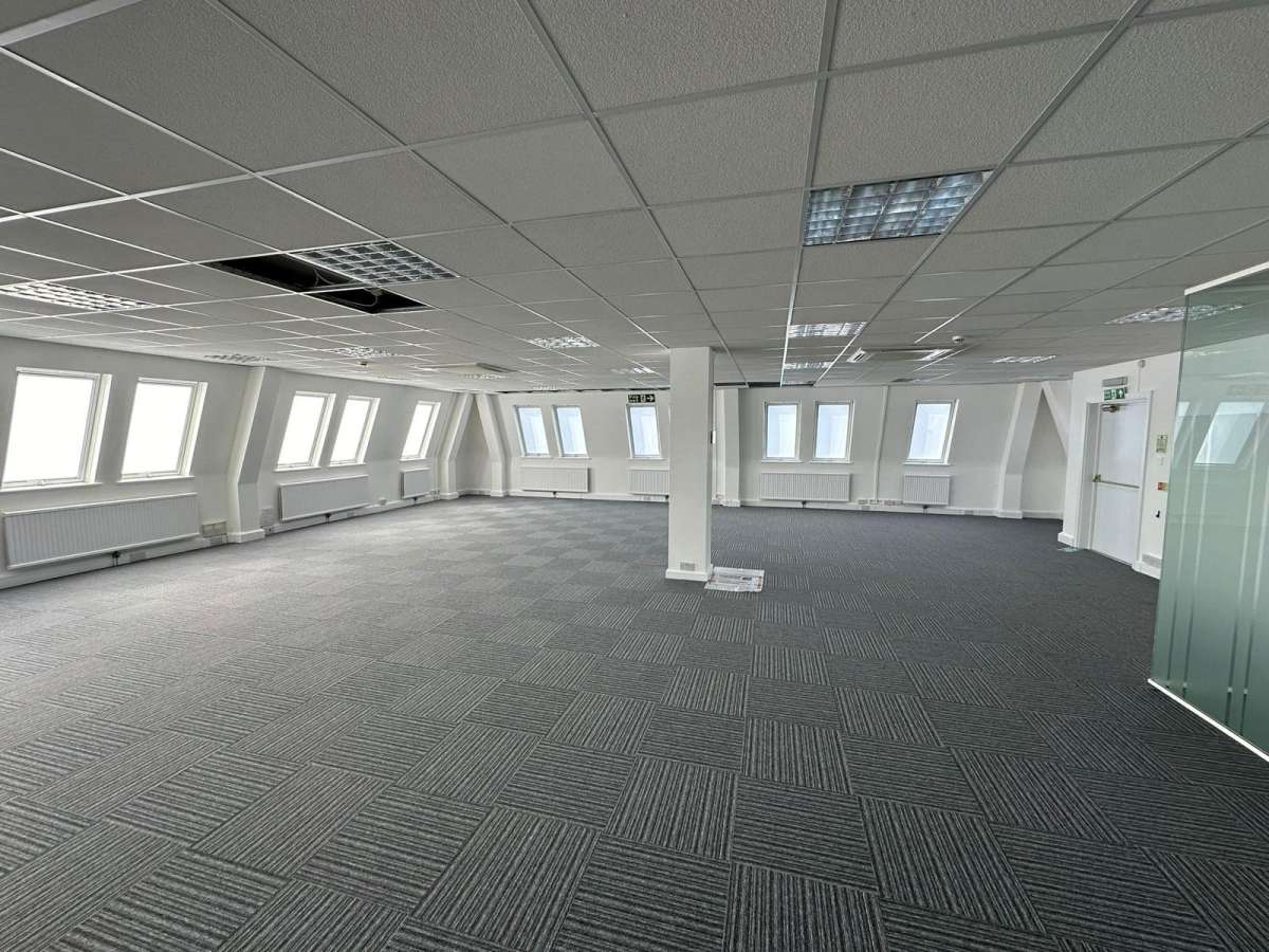 Office in 2nd Floor - photo 4