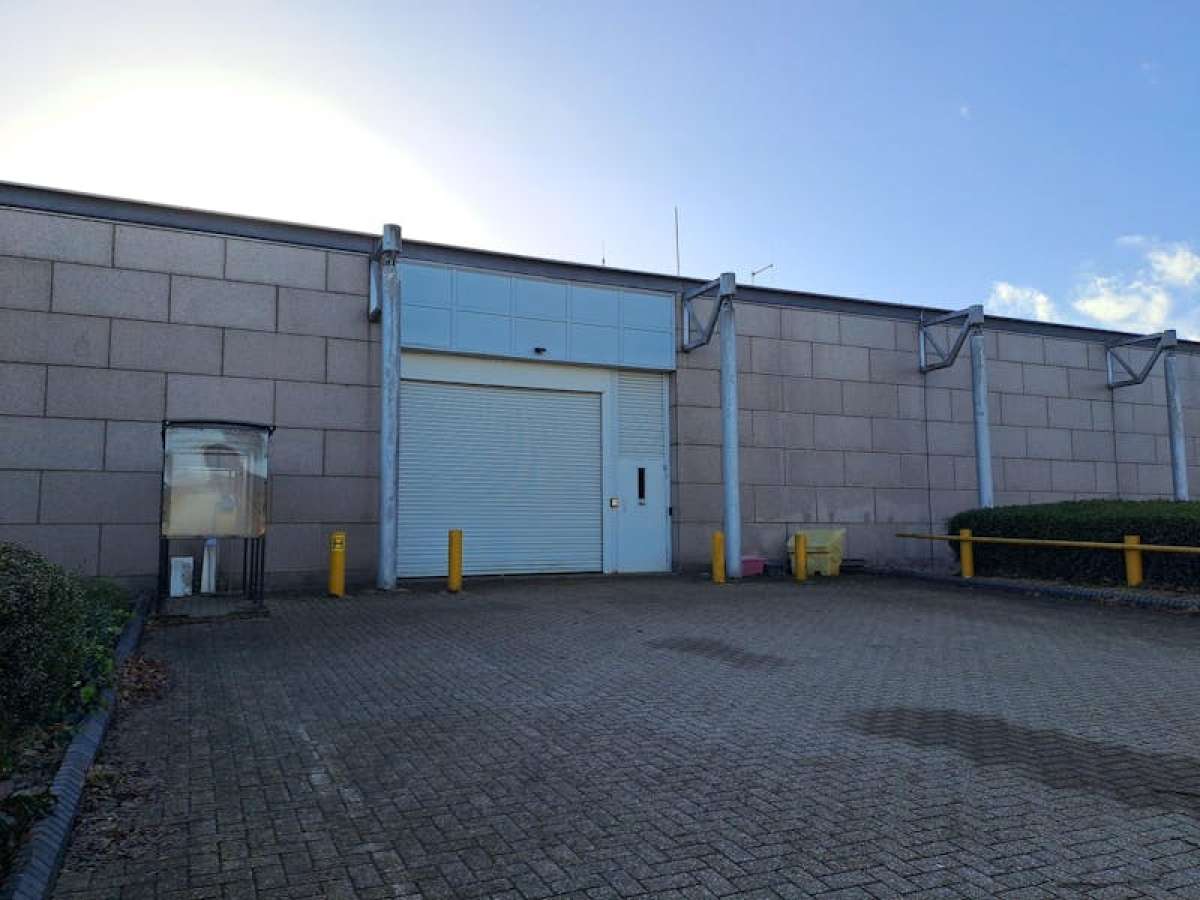 Office in West Sussex - photo 3