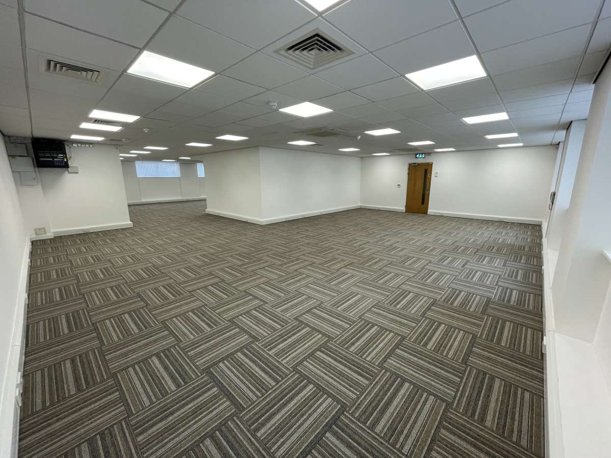 Office in Leicester - photo 3