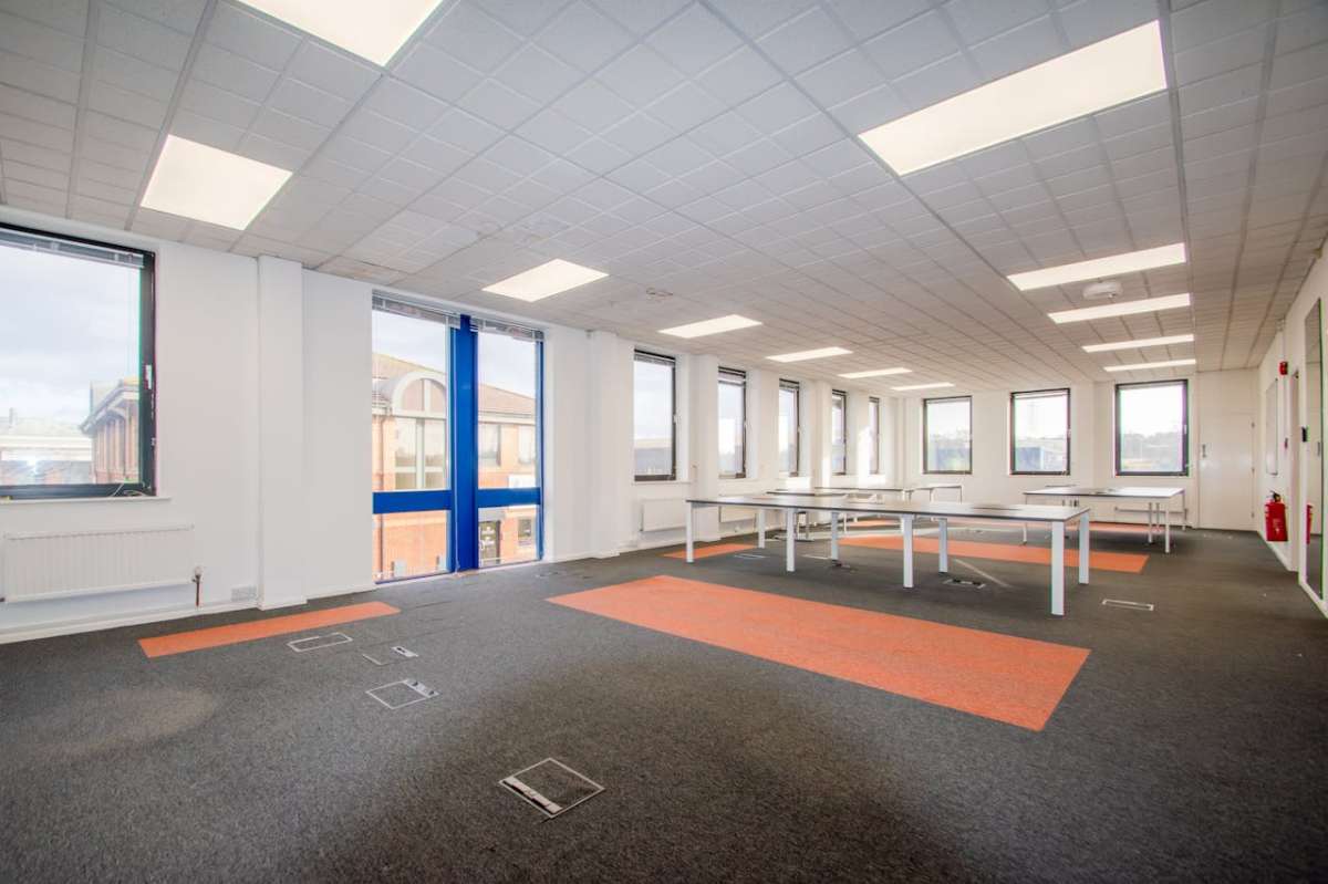 Office in Poole - photo 2