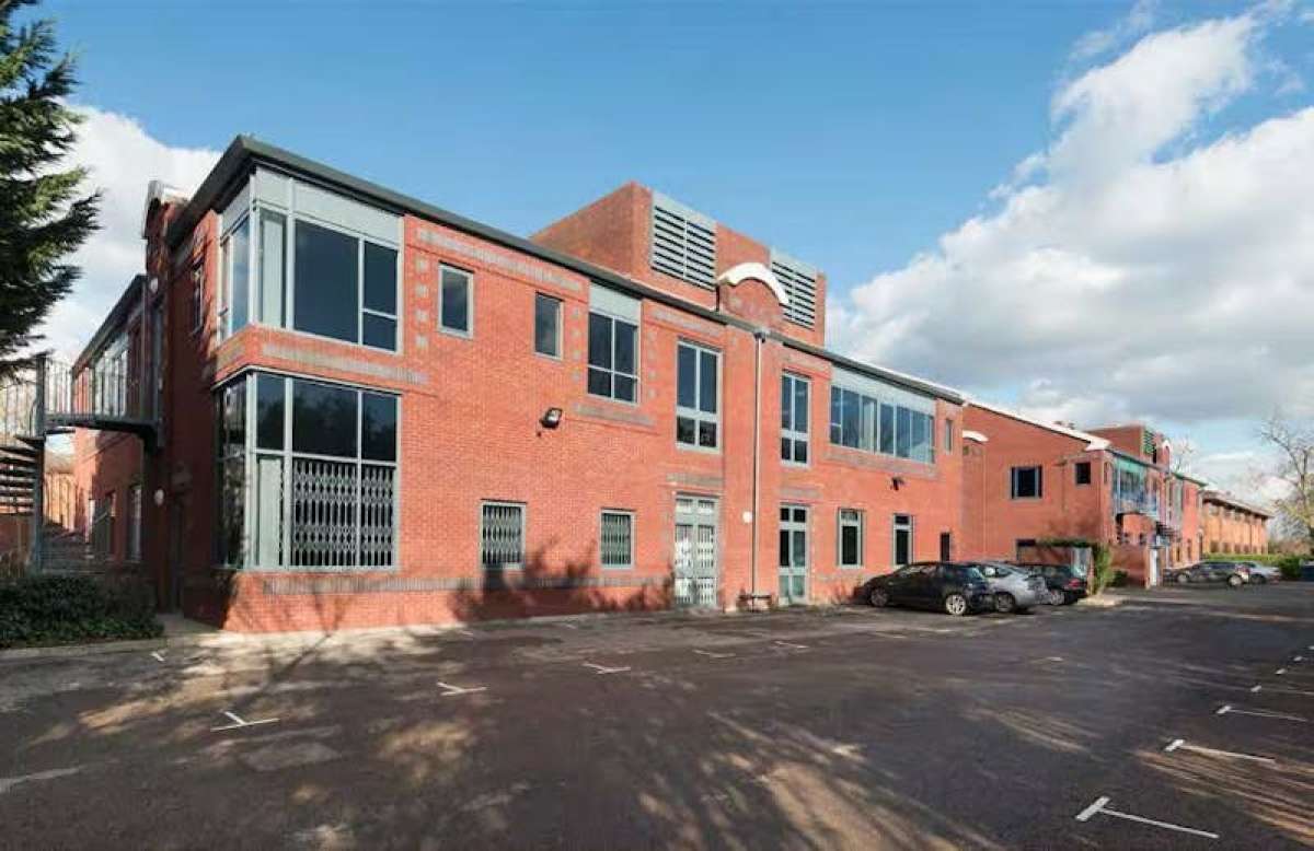 Office in Slough - photo 2