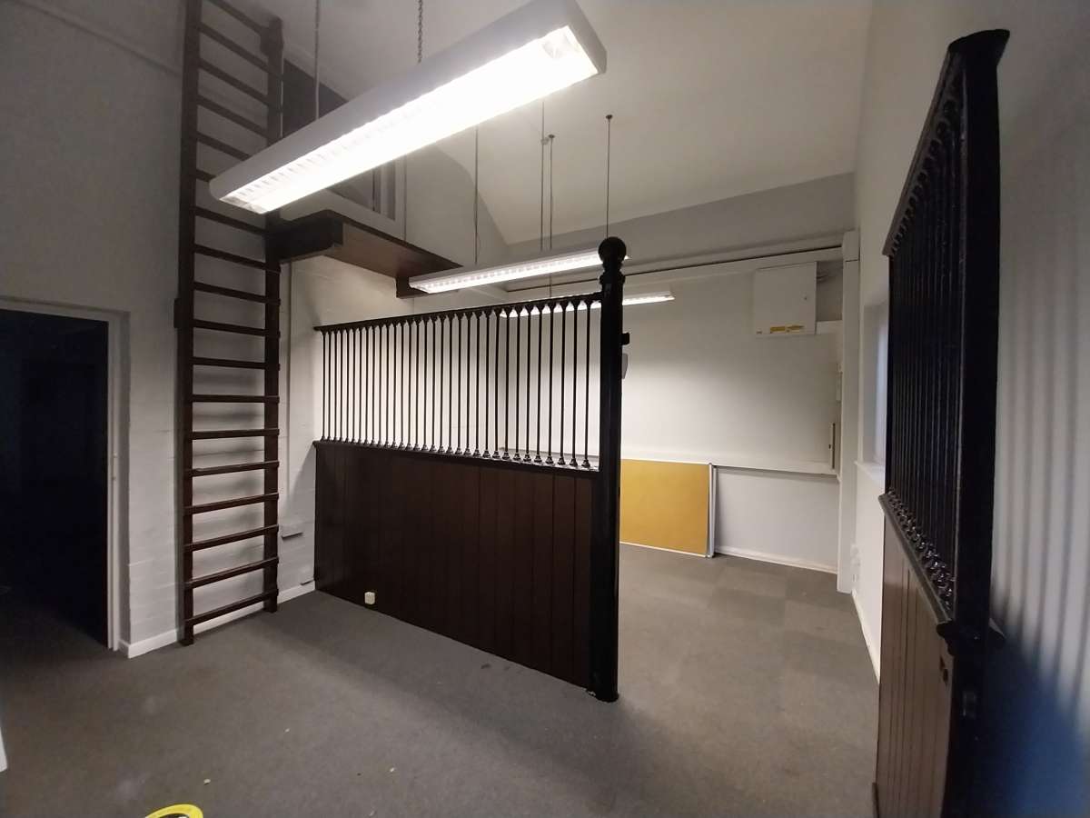 Office in Newark - photo 4