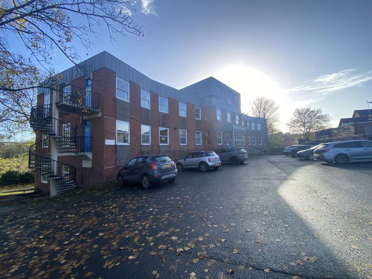 Office in Halesowen - photo 2