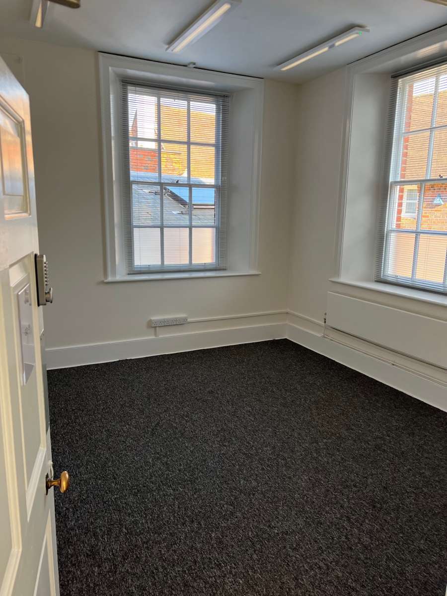 Office in Guildford - photo 4