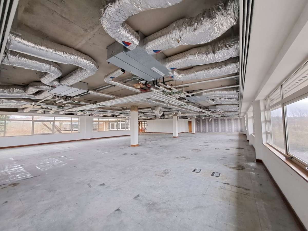 Office in Artington - photo 4