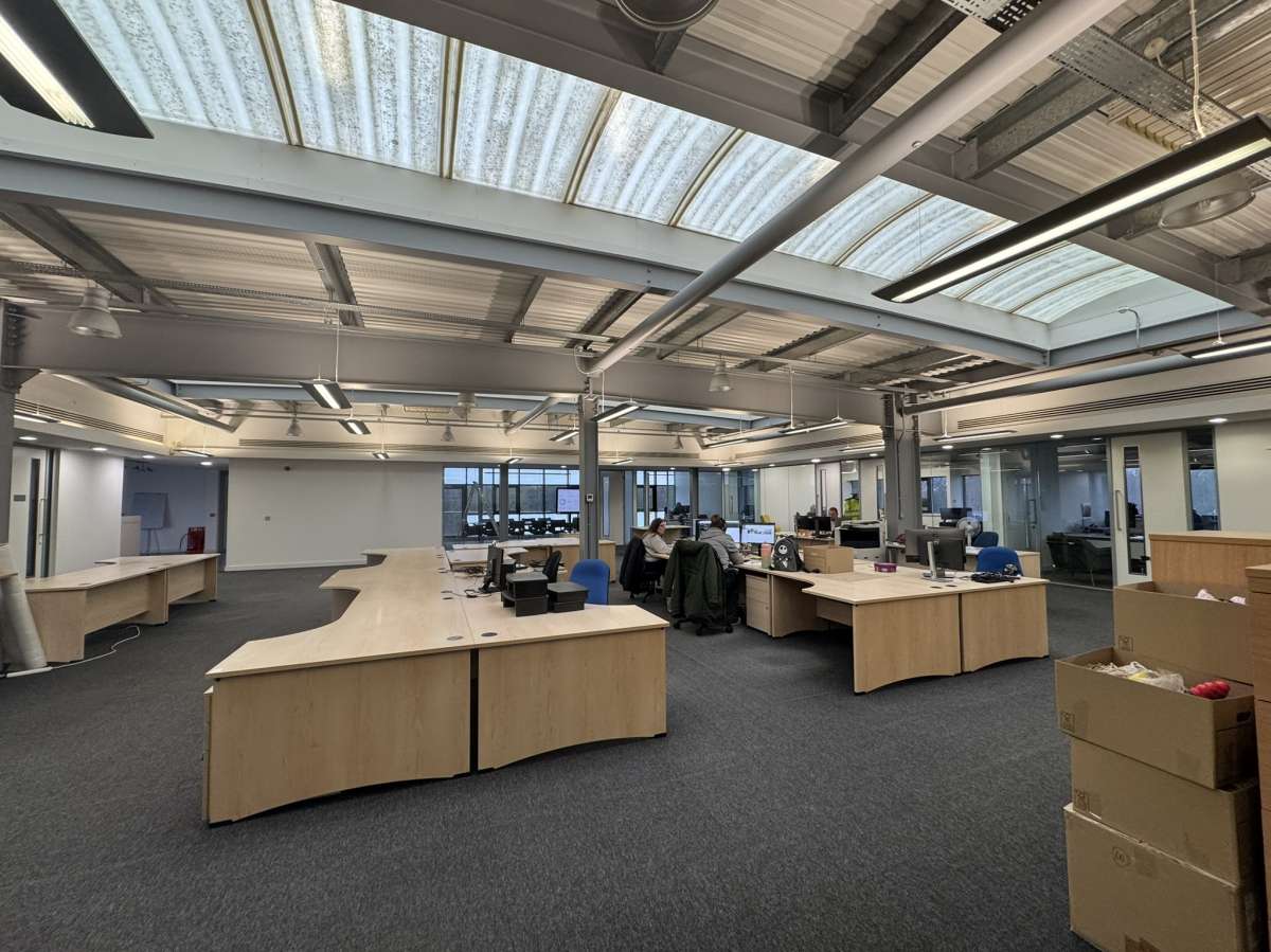 Office in Hampton - photo 2