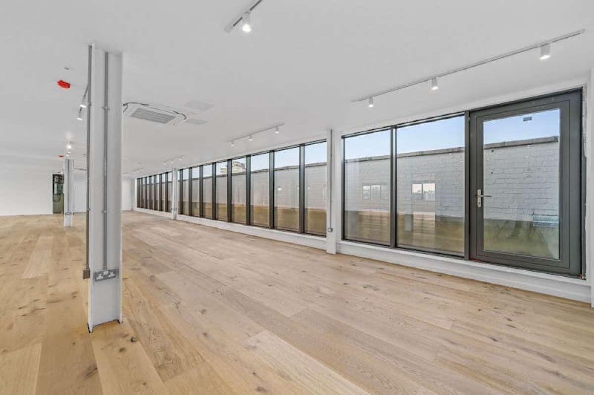 Office in London - photo 3