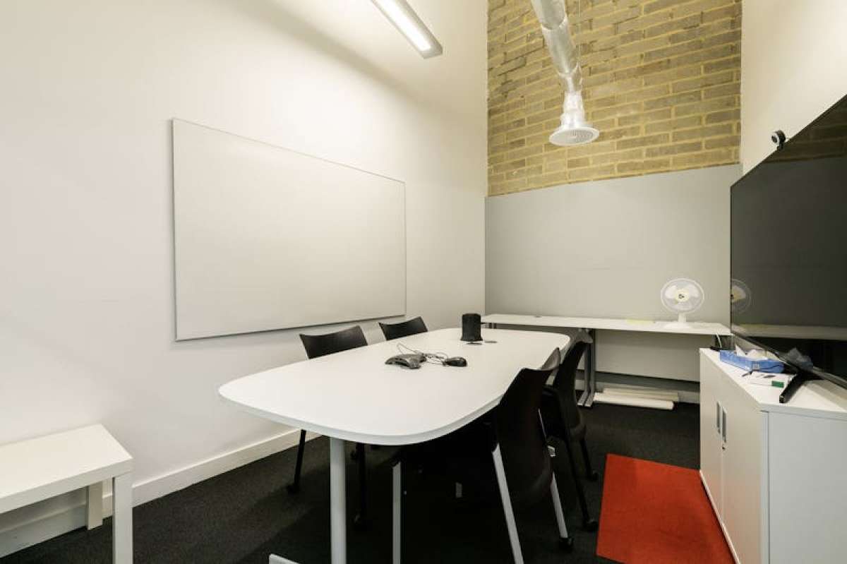 Office in London - photo 4