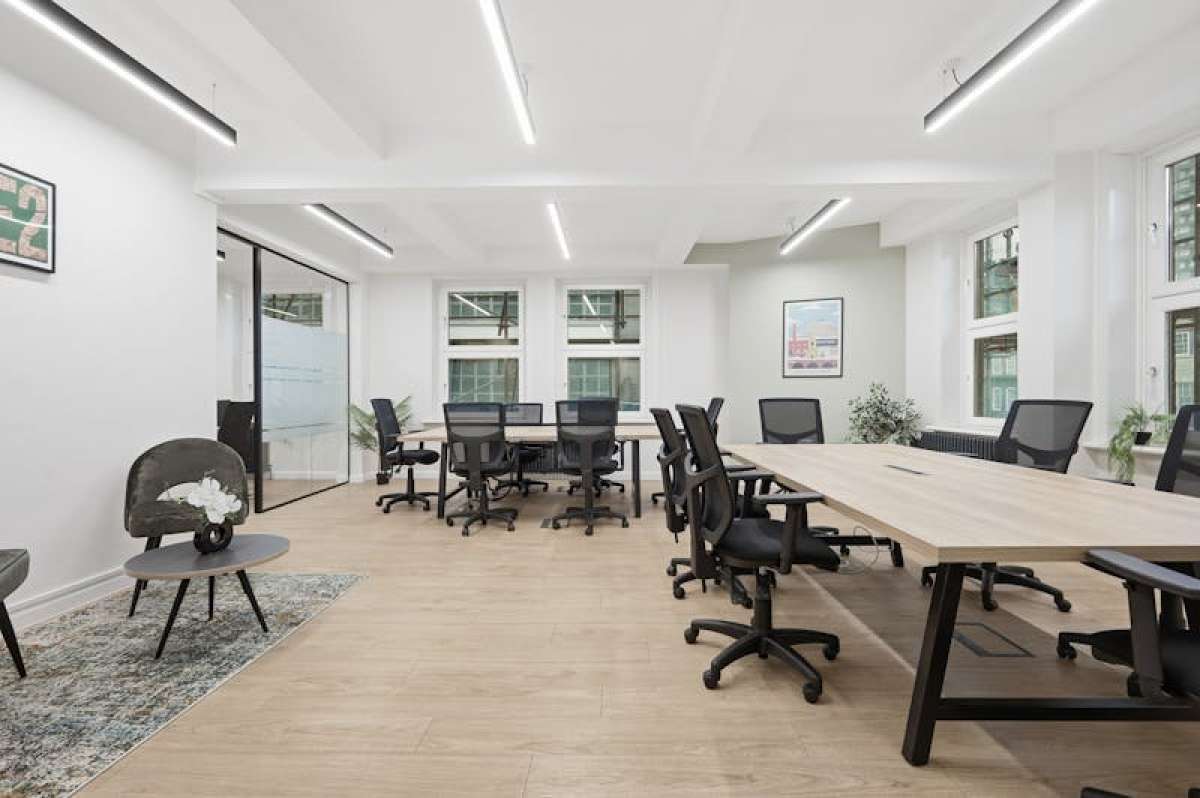 Office in London - photo 2