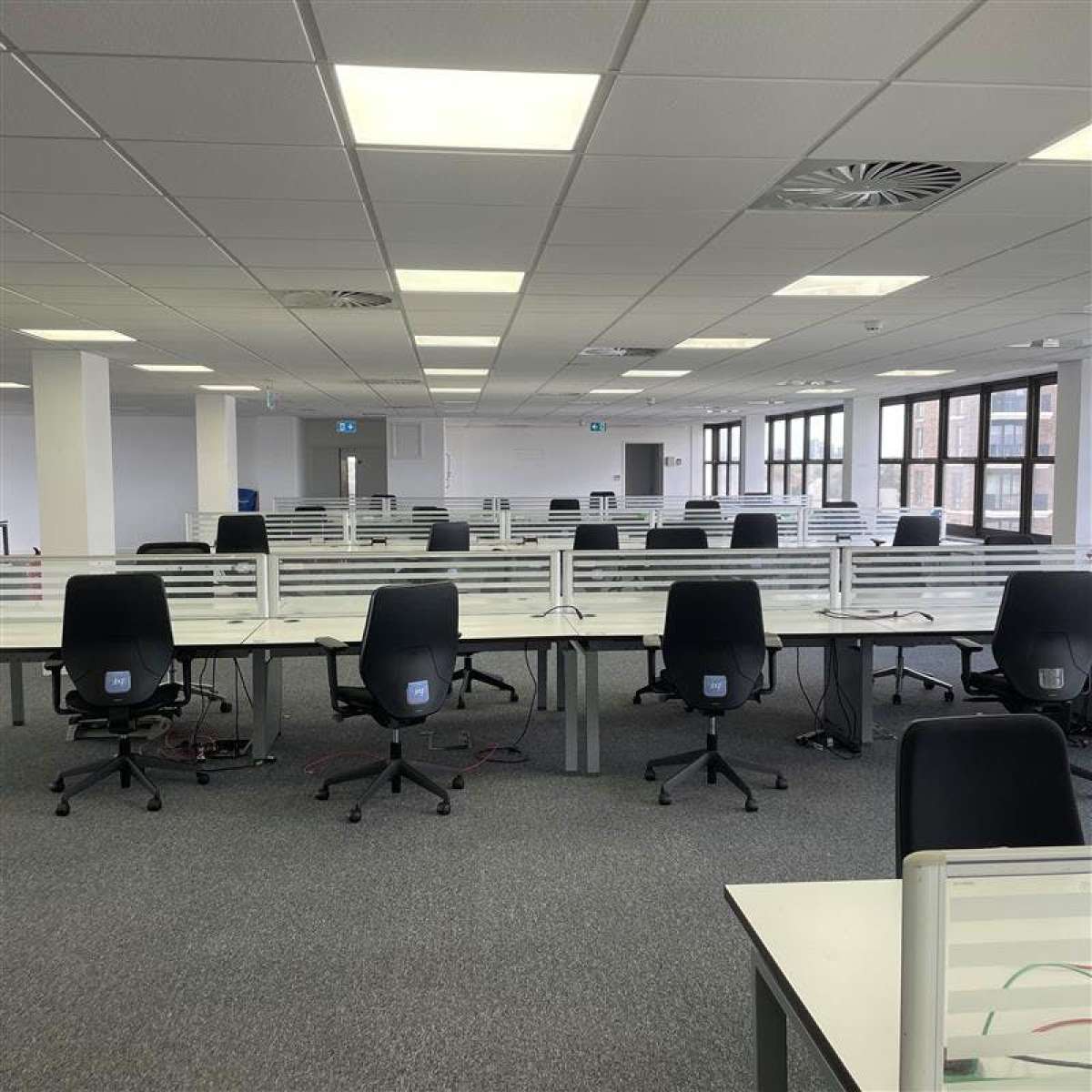 Office in Barking - photo 3