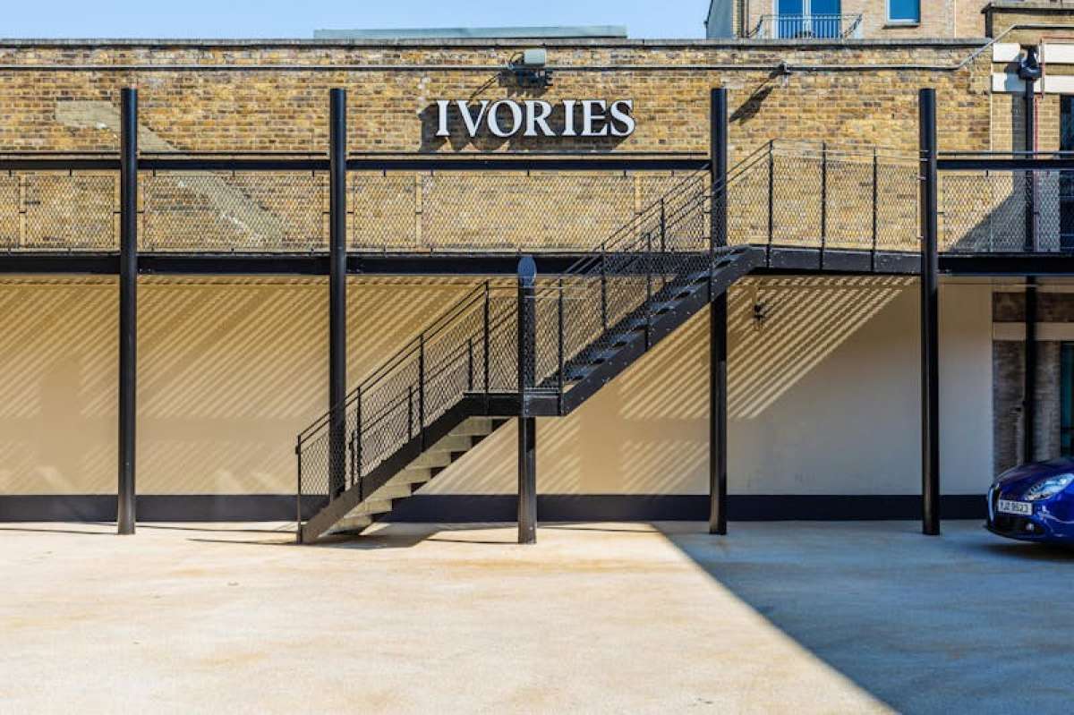 Office in London - photo 2