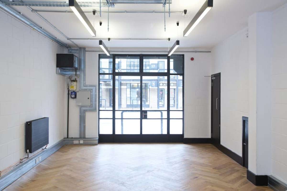 Office in London - photo 3