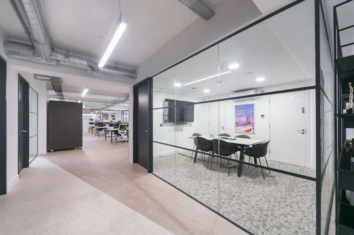 Office in London - photo 2