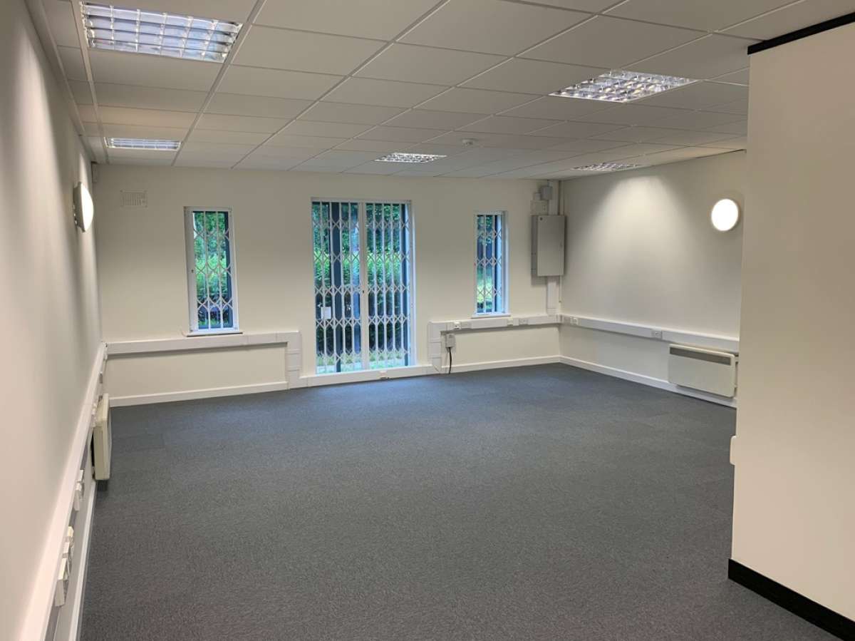 Office in Wolverhampton - photo 2