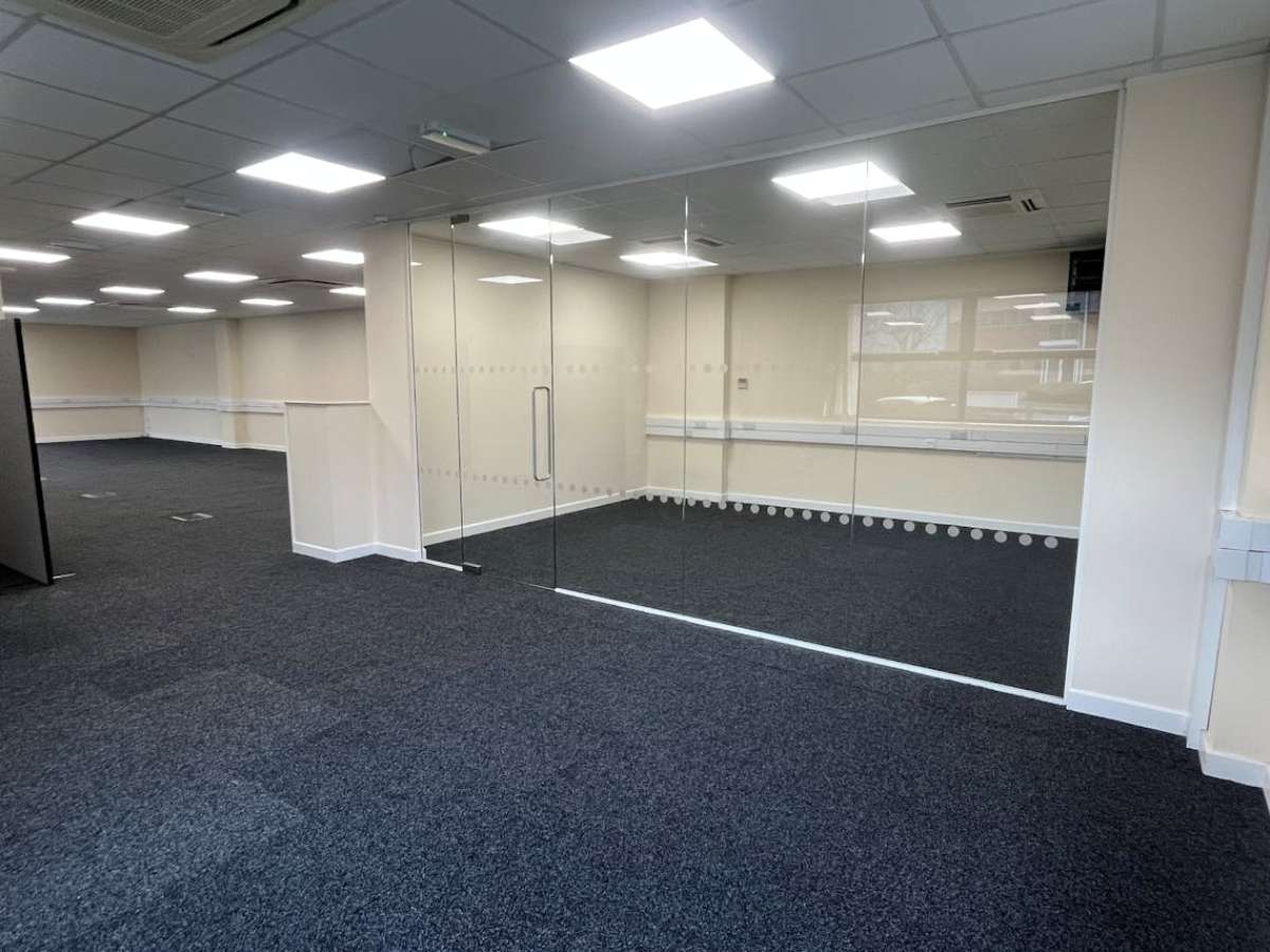 Office in Romsey - photo 4