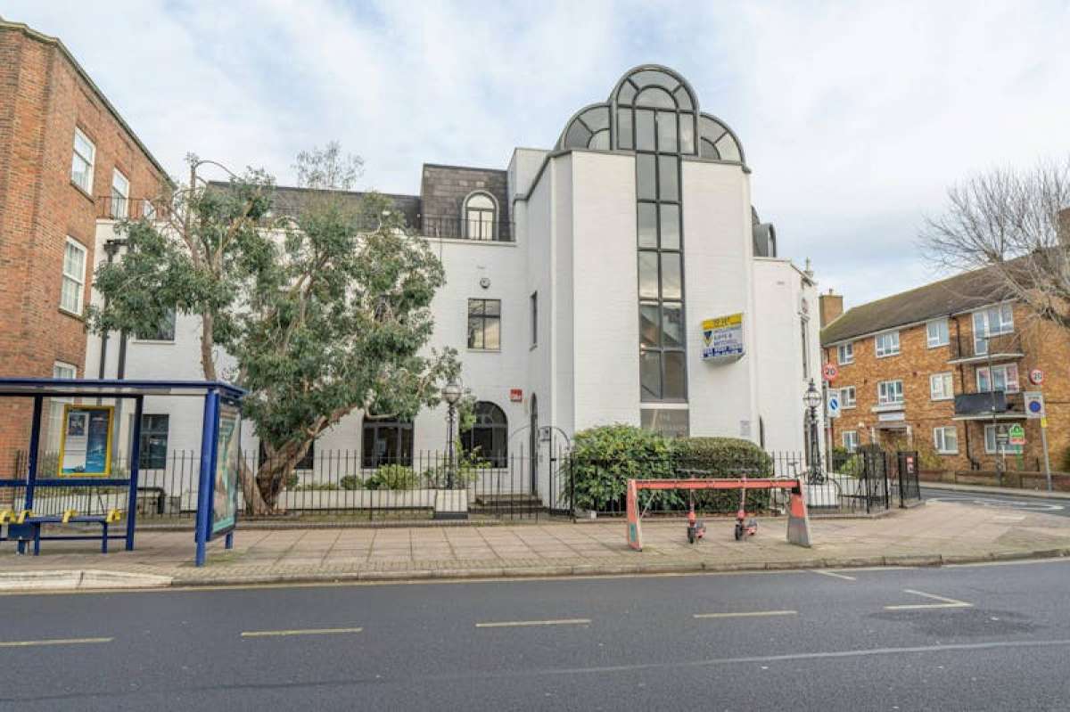 Office in Southsea - photo 3