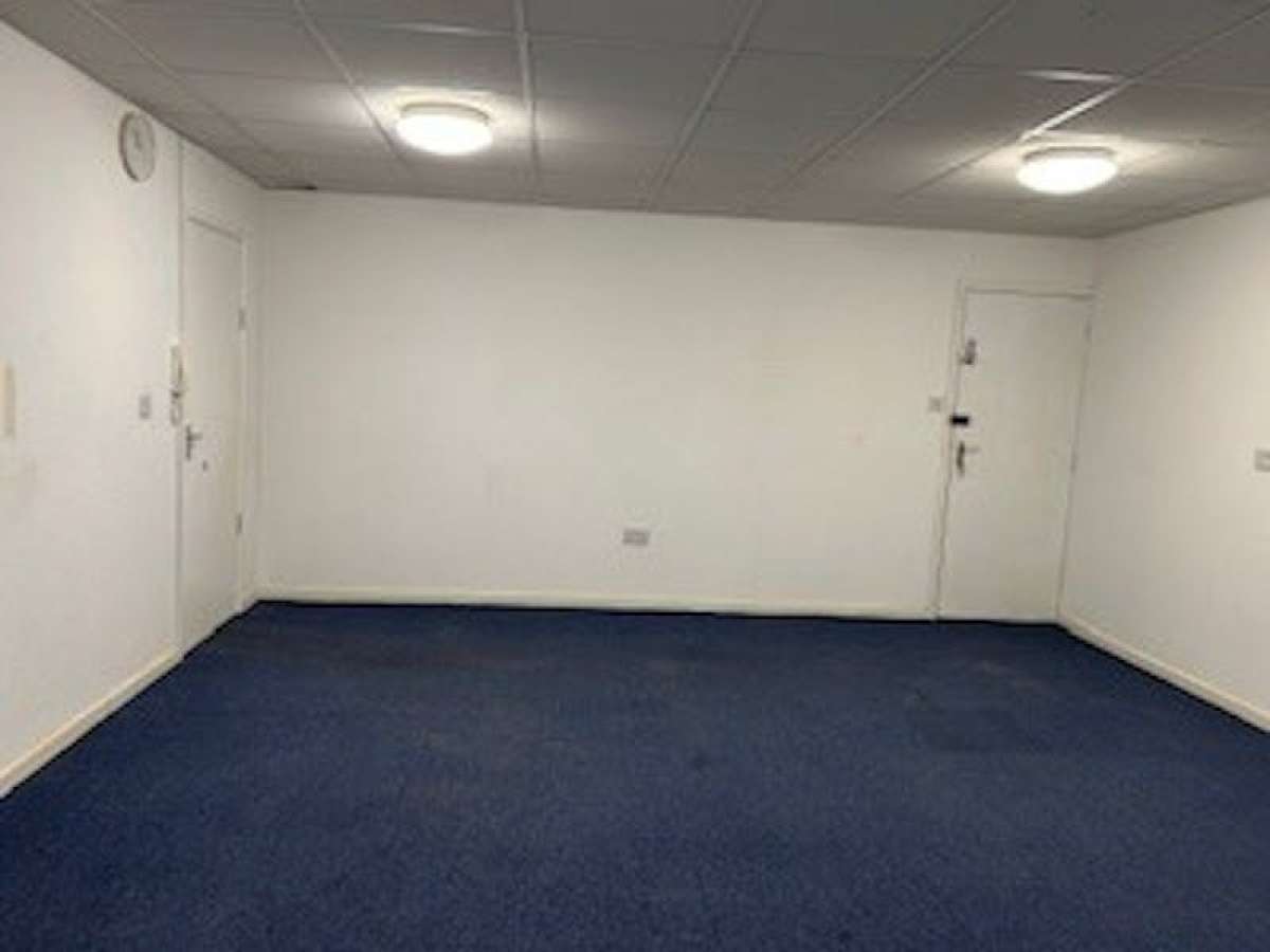 Office in Camberley - photo 2