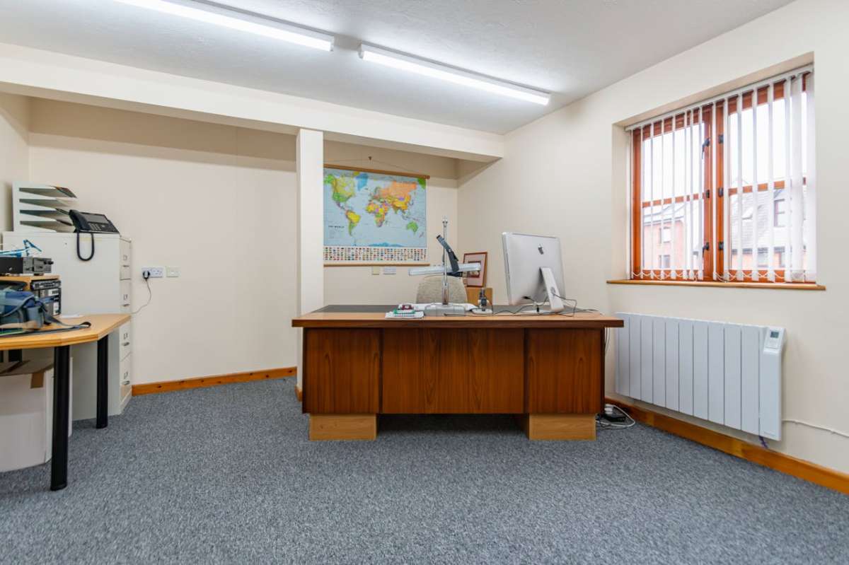 Office in Christchurch - photo 3