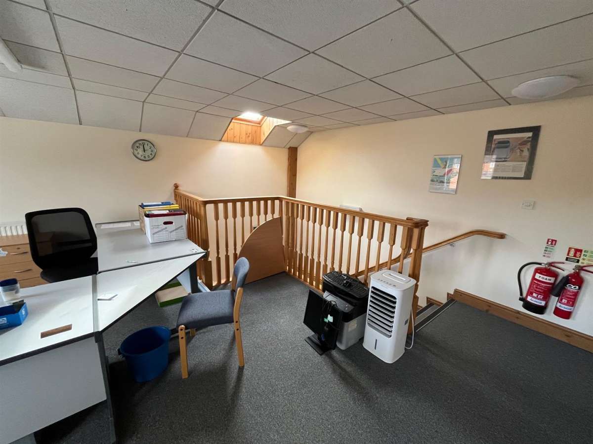 Office in Market Harborough - photo 4