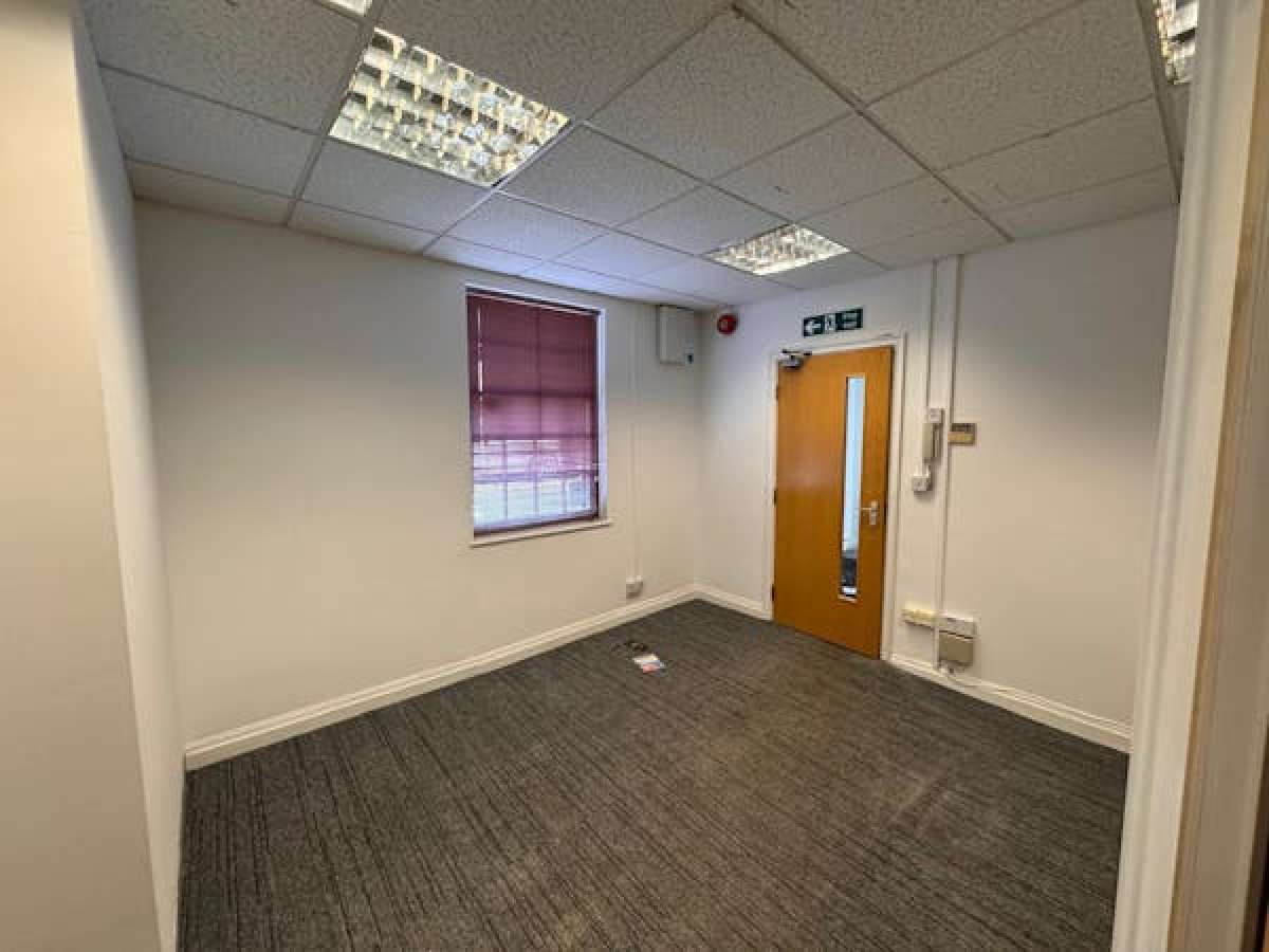 Office in Worcester - photo 3