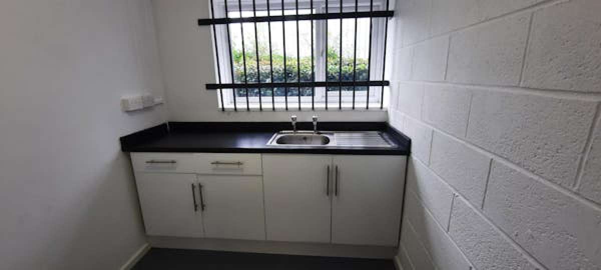 Office in Kidderminster - photo 4