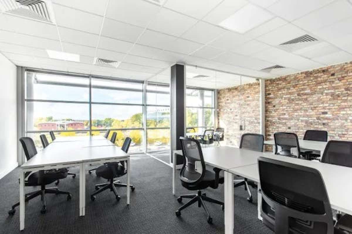Office in Chester - photo 3