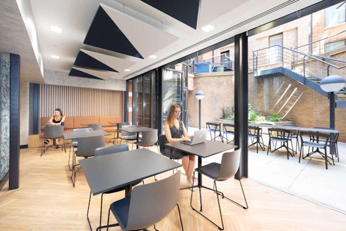 Office in London - photo 3