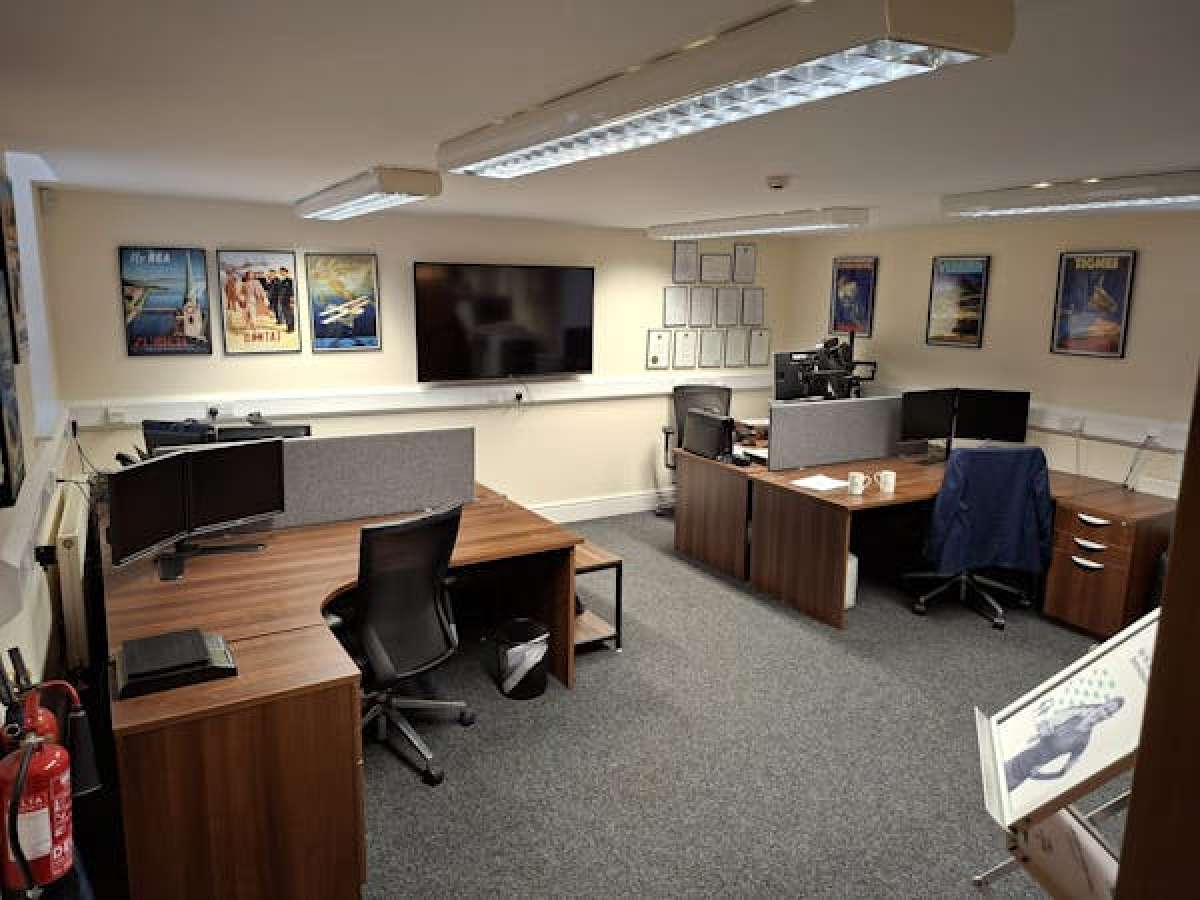 Office in Sheffield - photo 2