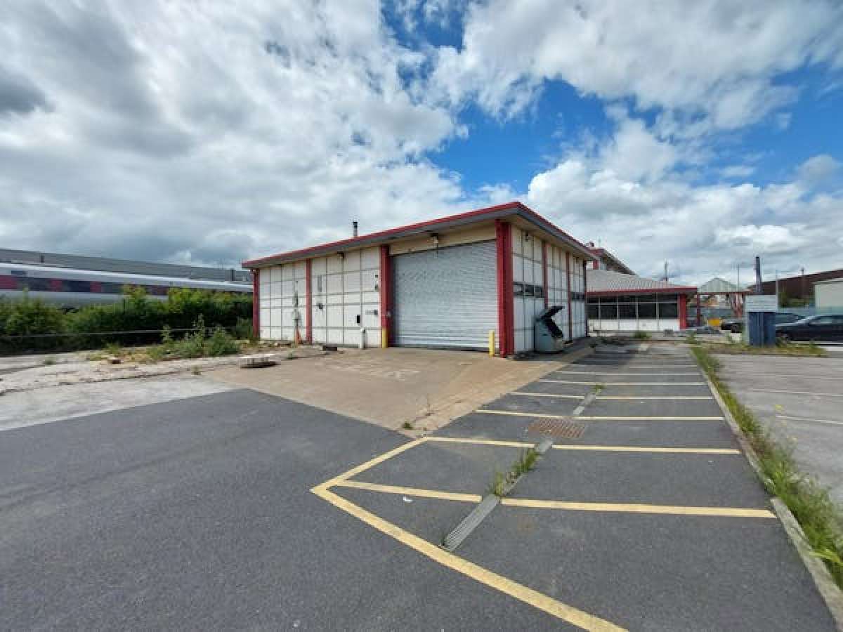 Office in Doncaster - photo 3