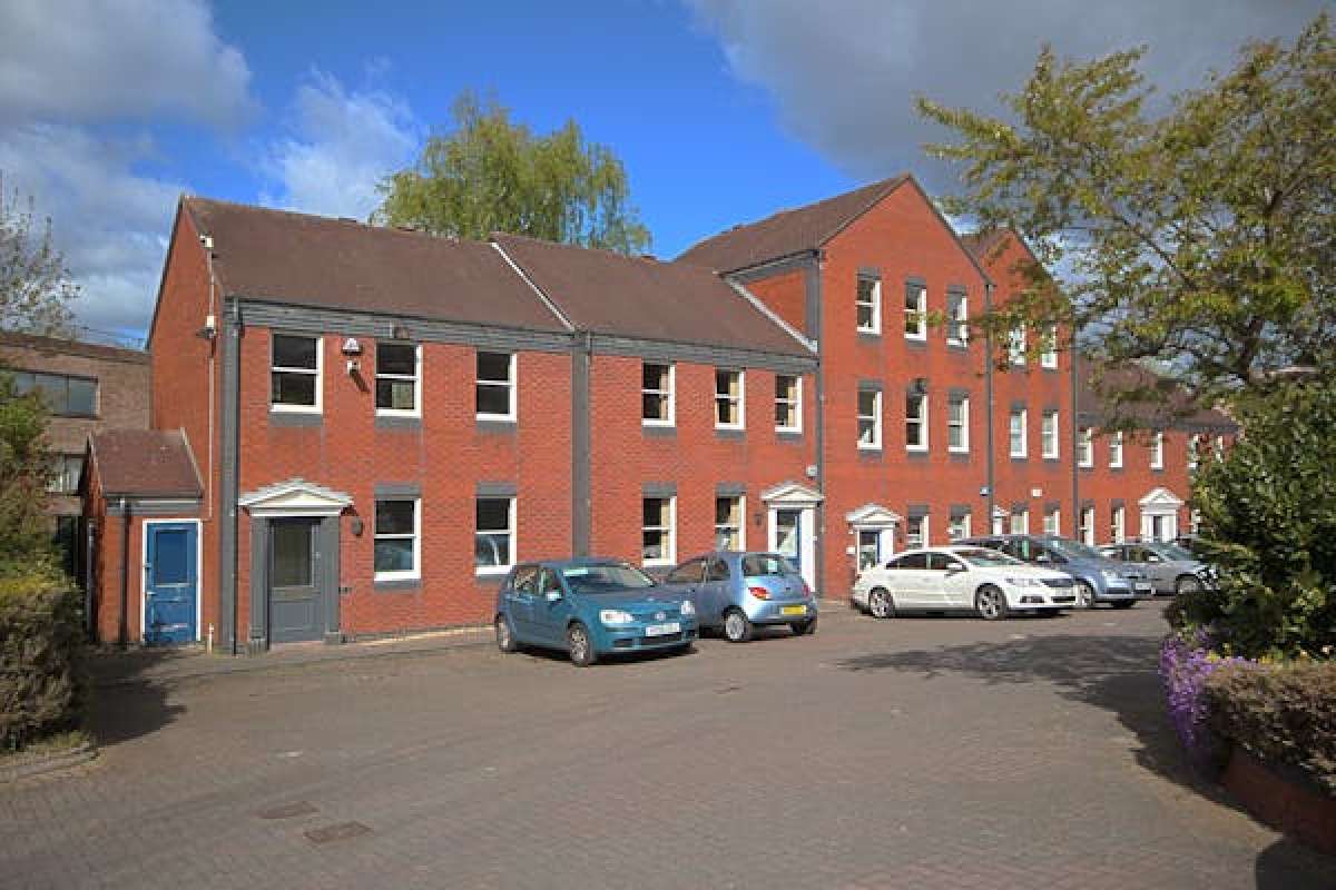 Office in Halesowen - photo 2
