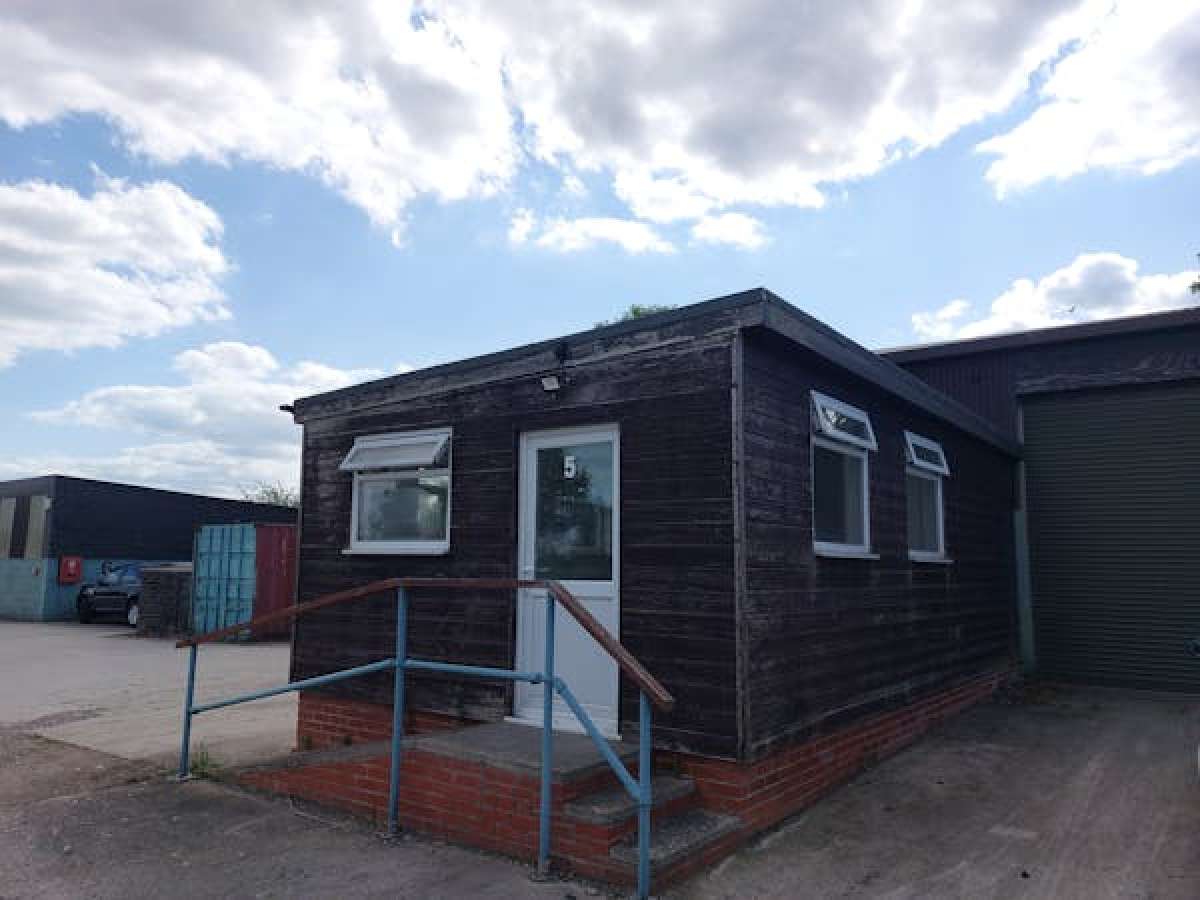 Office in Retford - photo 2