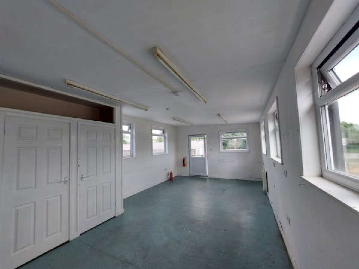Office in Retford - photo 3